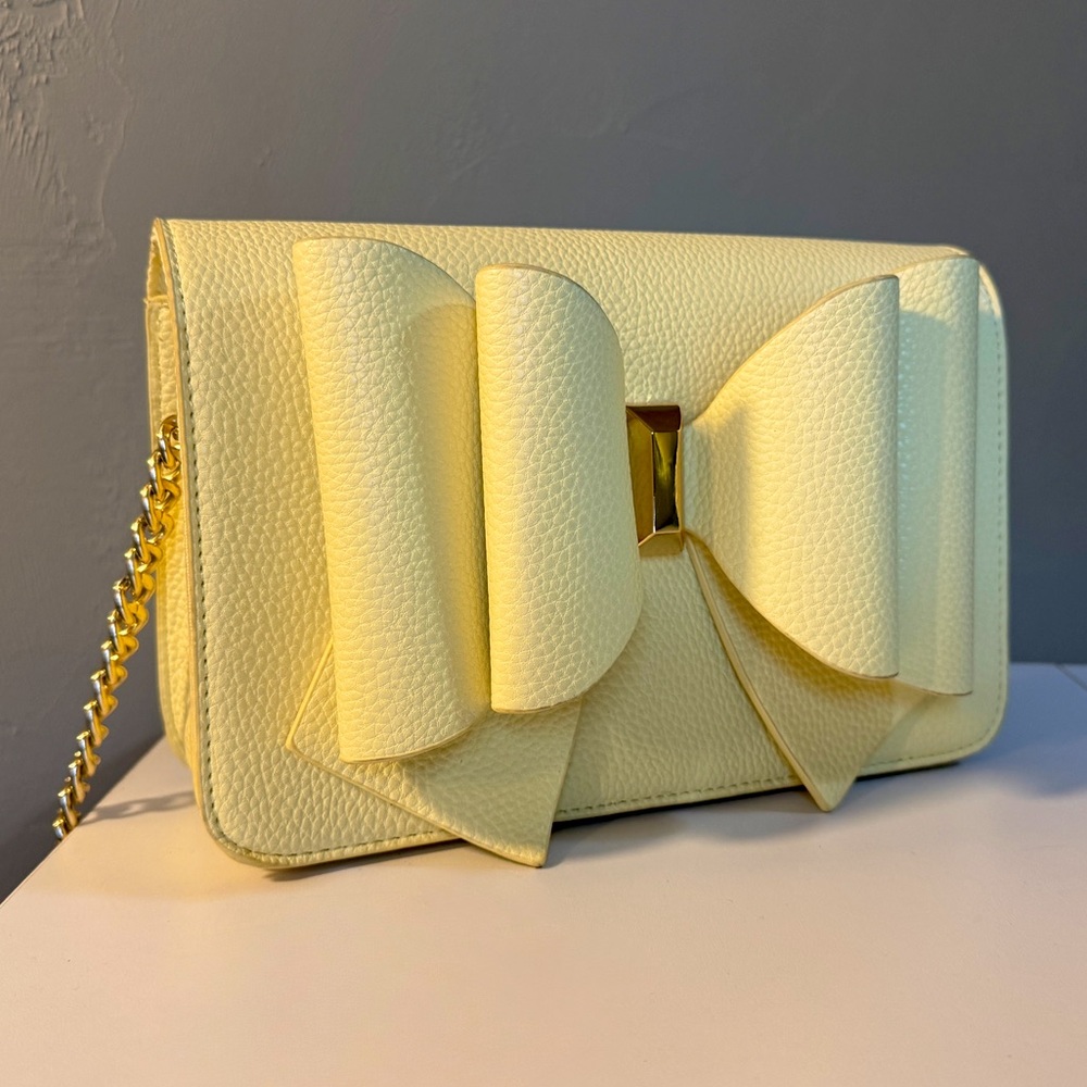 Elegant Light Green Bow Crossbody